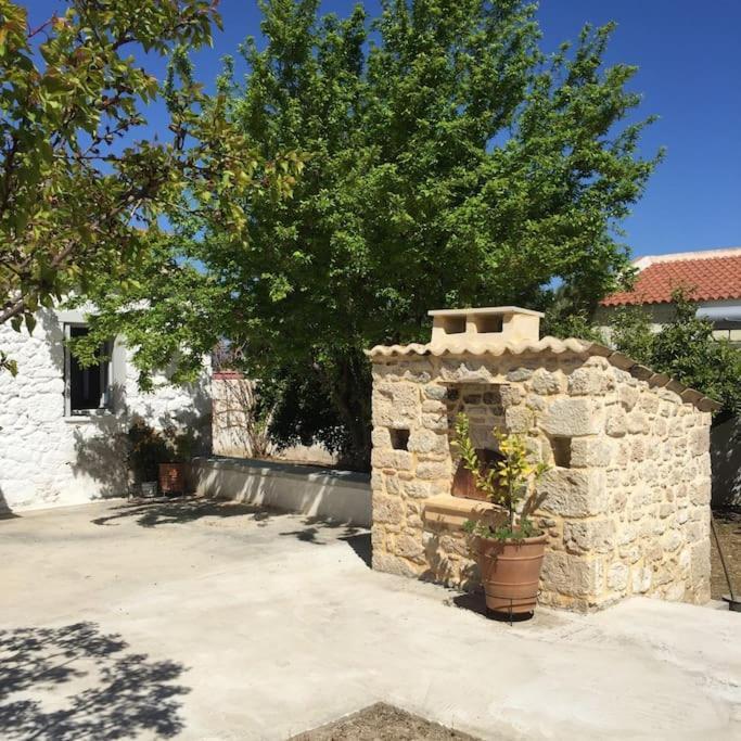 Aνεξάρτητη Παραδοσιακή Πέτρινη Κατοικία Corinthe Extérieur photo