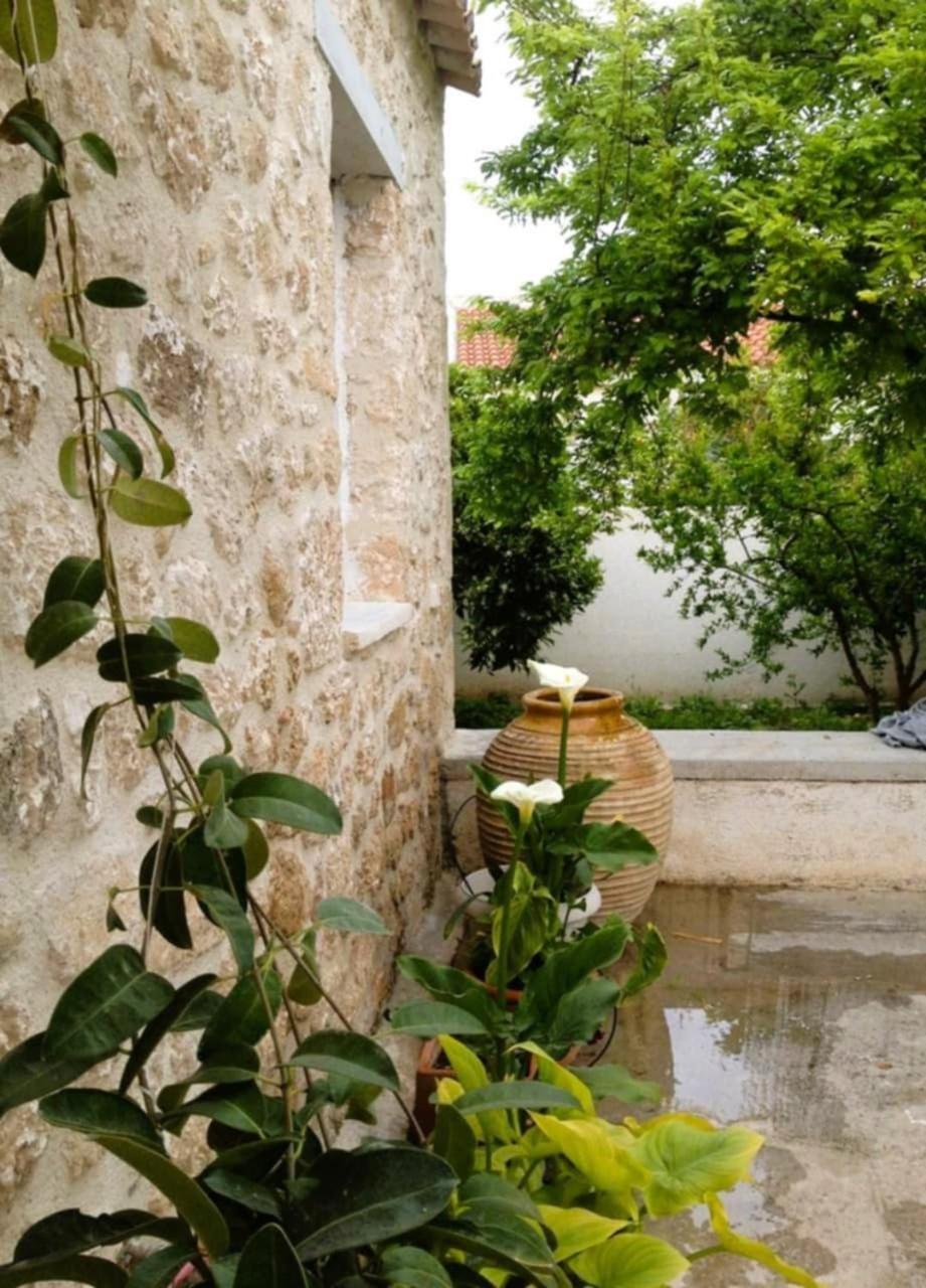 Aνεξάρτητη Παραδοσιακή Πέτρινη Κατοικία Corinthe Extérieur photo